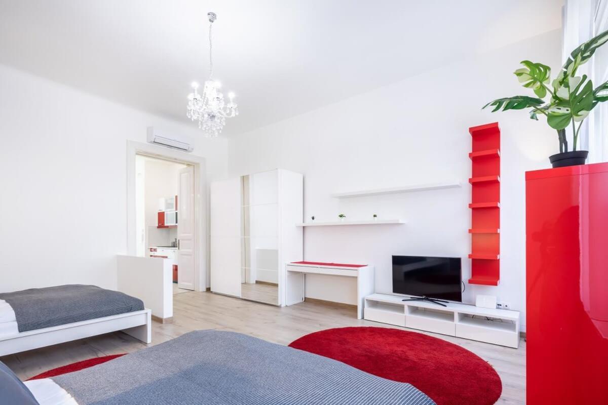 Super Central Convenient Apartment บูดาเปสต์ ภายนอก รูปภาพ