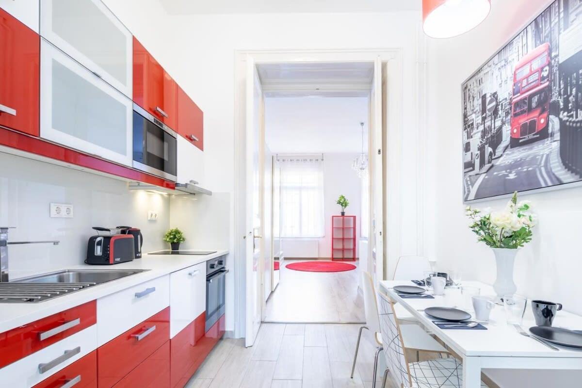 Super Central Convenient Apartment บูดาเปสต์ ภายนอก รูปภาพ